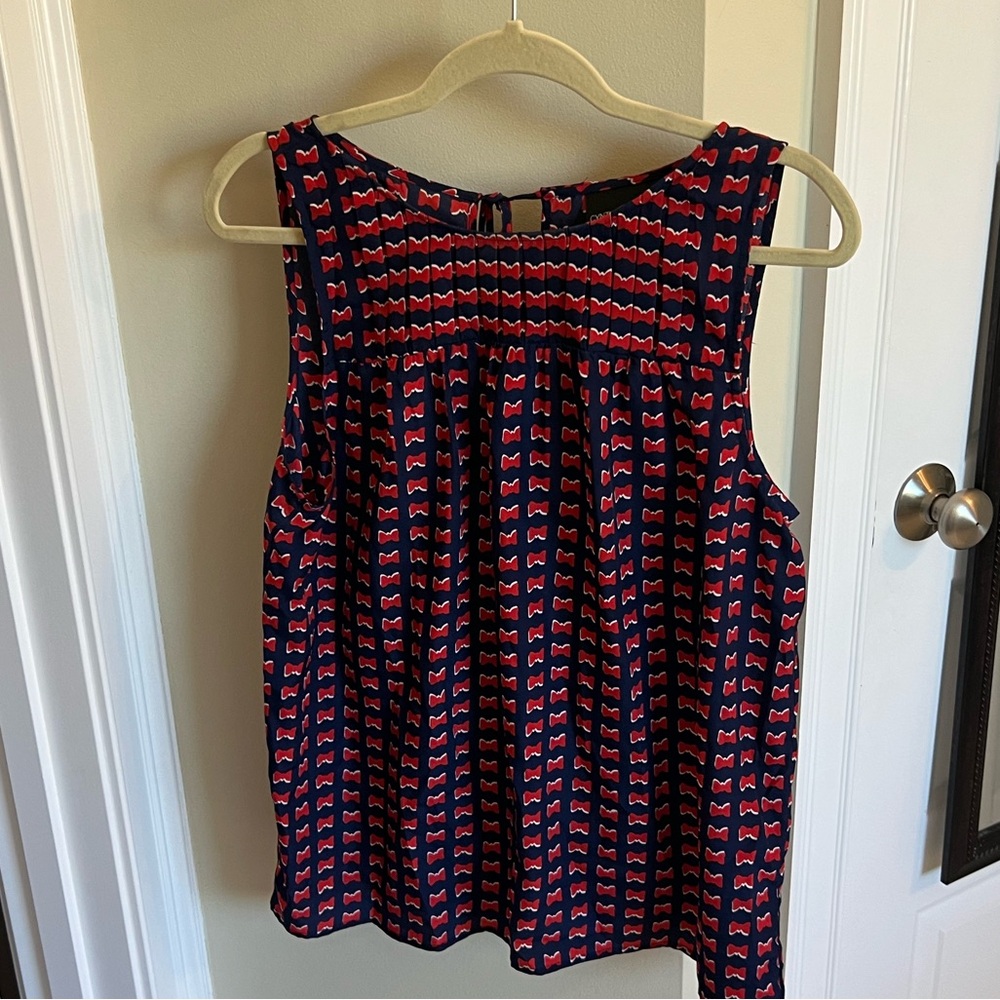Sleeveless blouse